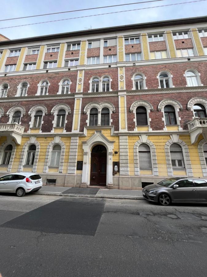 Ferienwohnung Garibaldik Apartman Budapest Exterior foto